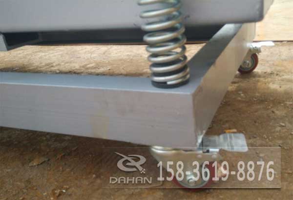 簸箕状芭乐视频APP下载汅网站进入万向轮